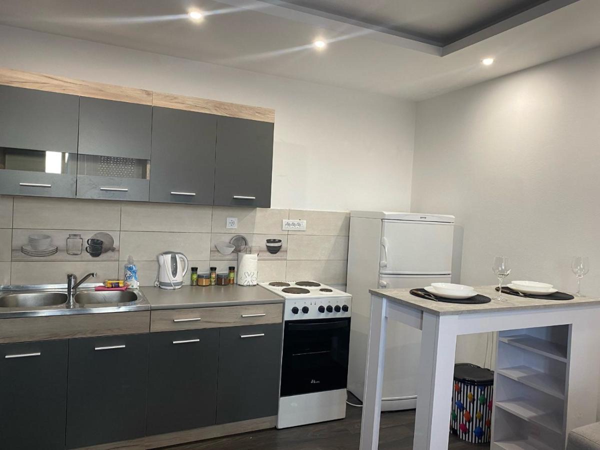 Apartman Mici Ni Exteriér fotografie