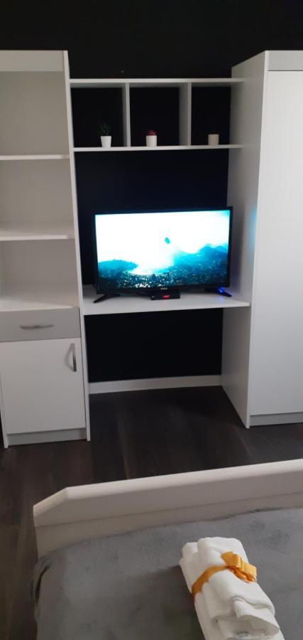 Apartman Mici Ni Exteriér fotografie